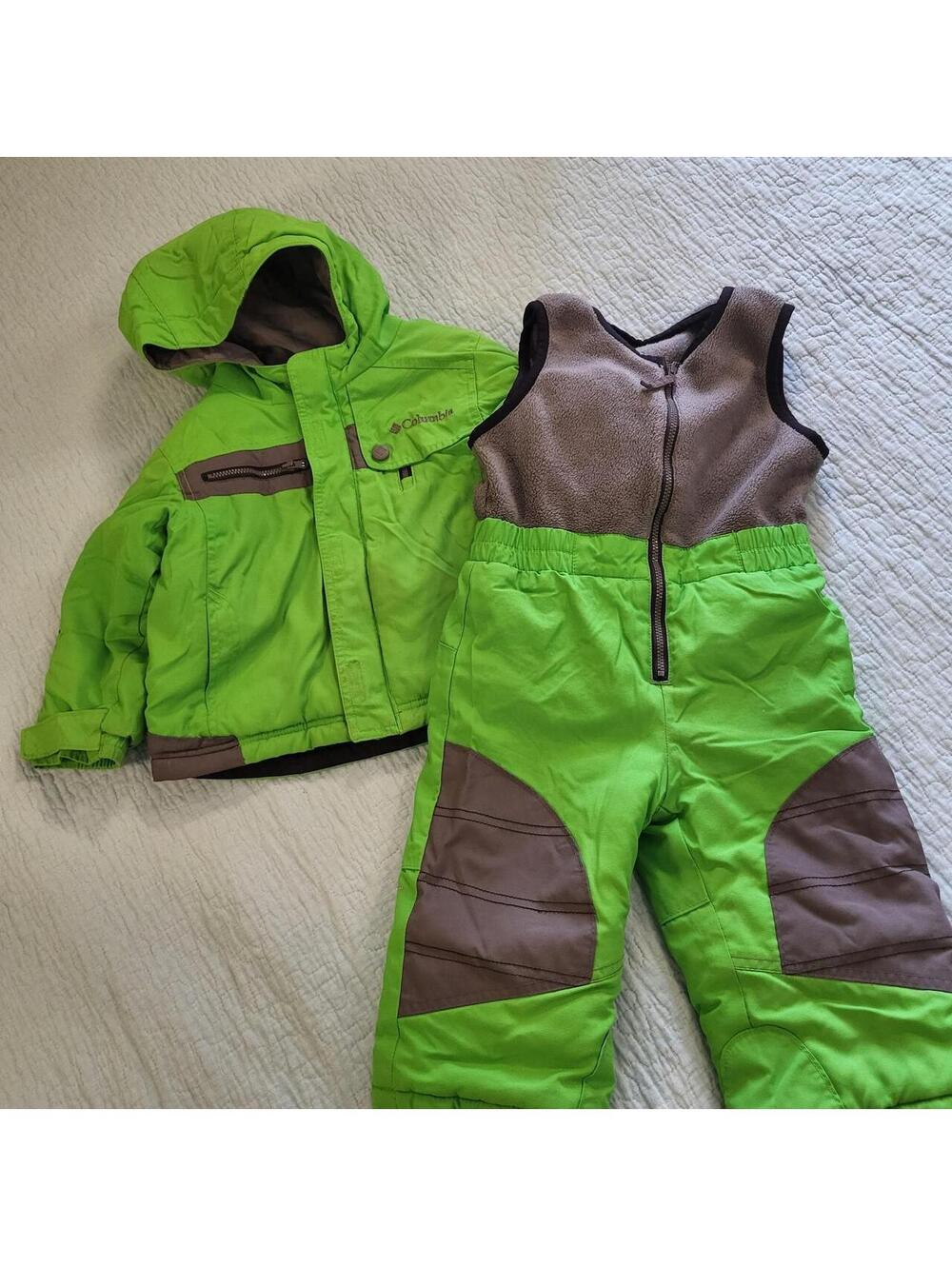 Columbia Sportswear toddler snowsuit in green with gray panels, size 2T 2 piece